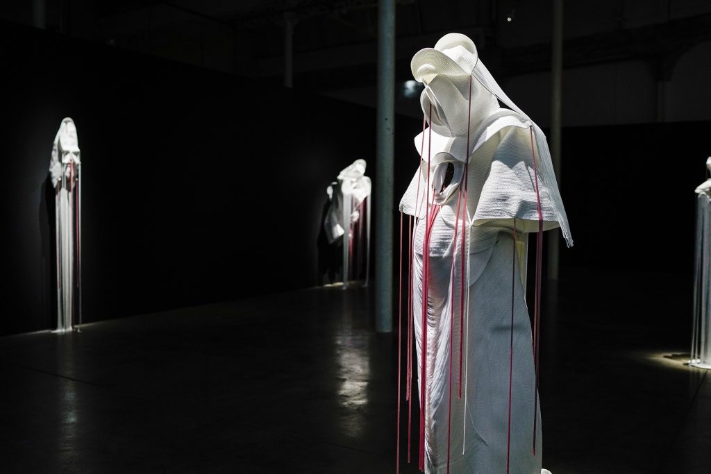 In-Silentio_Jeanne-Vicerial_Claire-Marin_lelieuunique_photoGreggBréhin©ADAGP_Paris2025_453