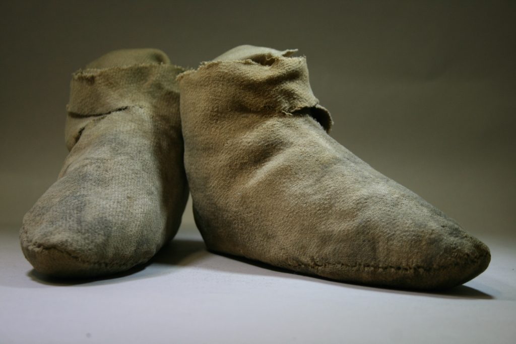 Les Martres Chaussons en laine (c) M. Veschambre, Musée Bargoin, CAM