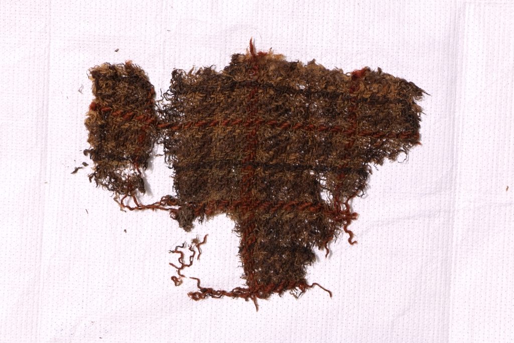 Les Martres-de-Veyre Tartan (frag. 4) 1 © Marion Veschambre, Musée Bargoin, Clermont Auvergne Métropol