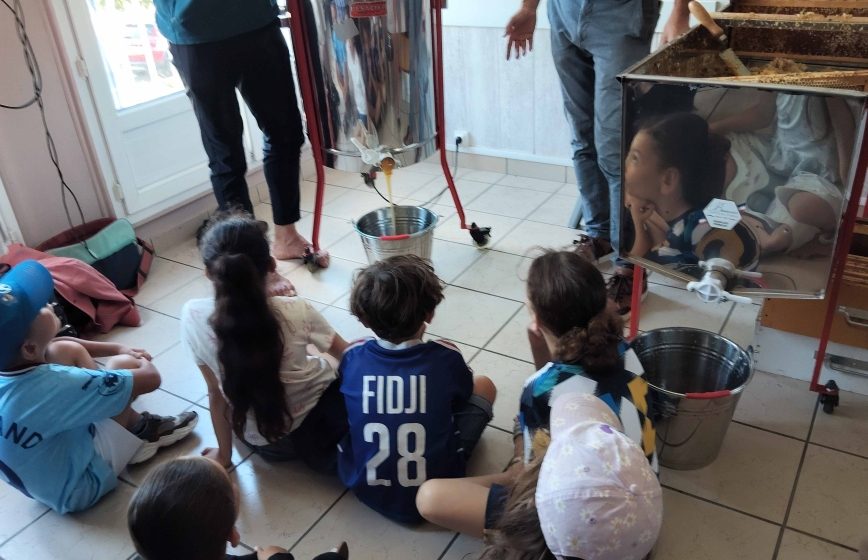 Devant la centrifugeuse